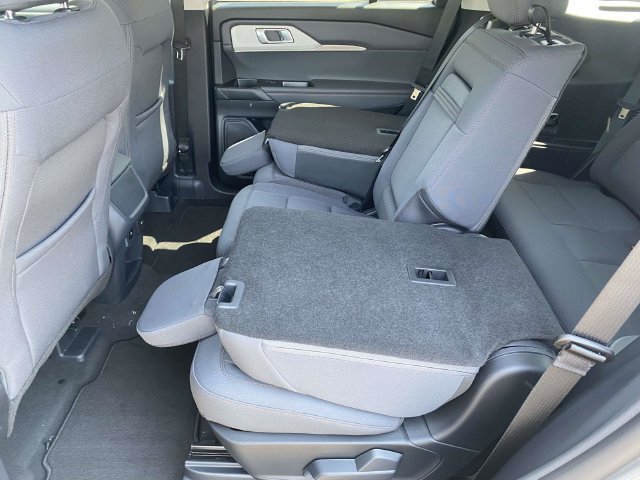 New 2026 Ford Explorer Active RWD image 11