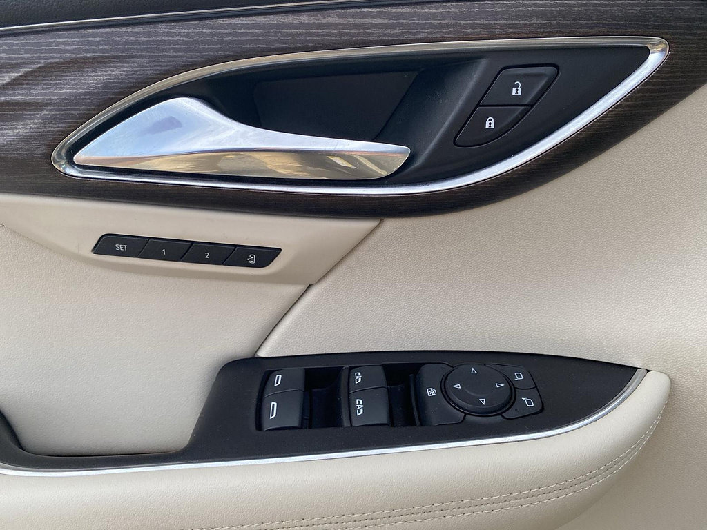 Used 2023 Buick Envision Avenir AWD/4WD image 53