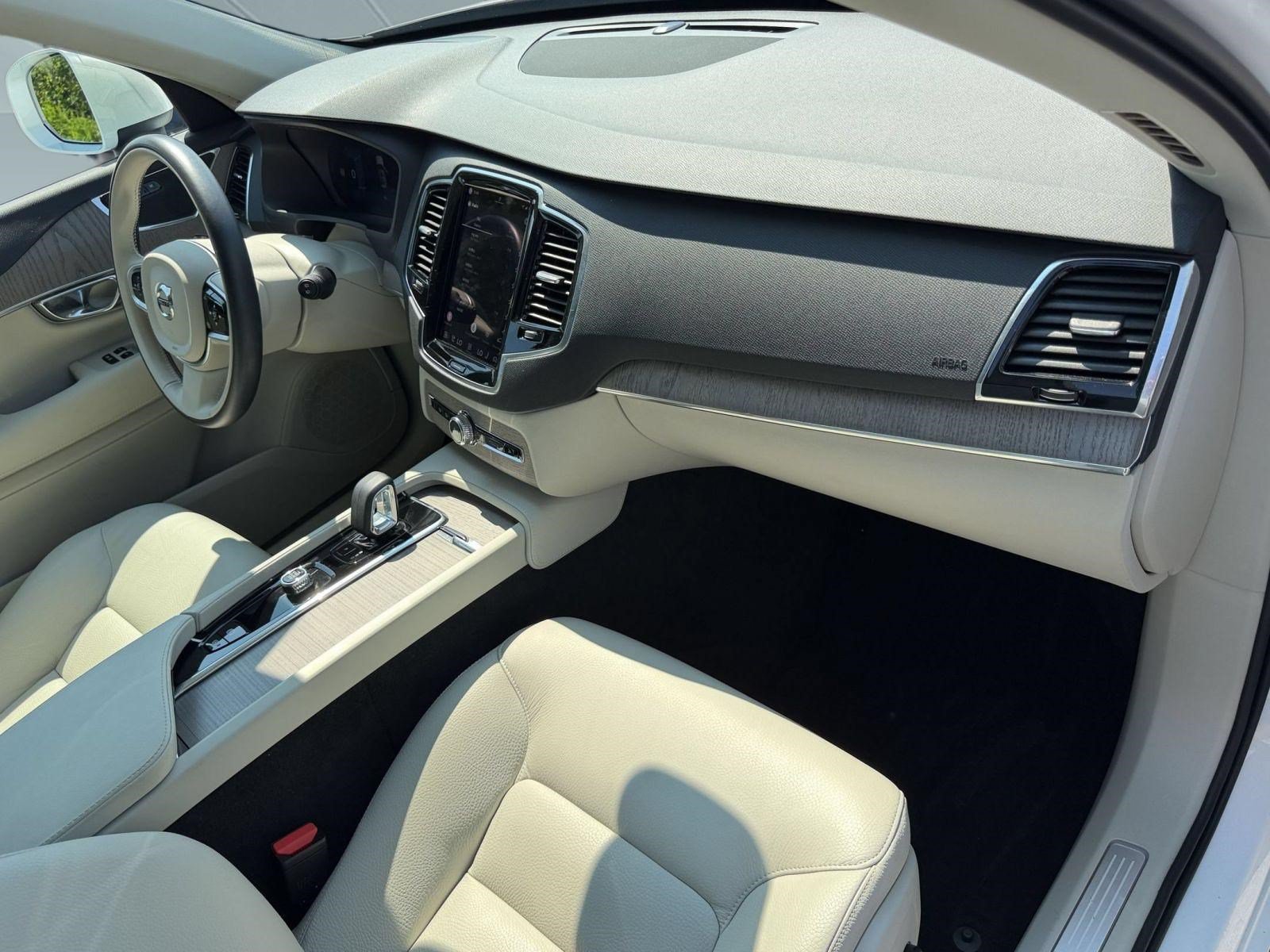 Certified 2025 Volvo XC90 B6 Plus w/ Protection Package Premier AWD/4WD image 31