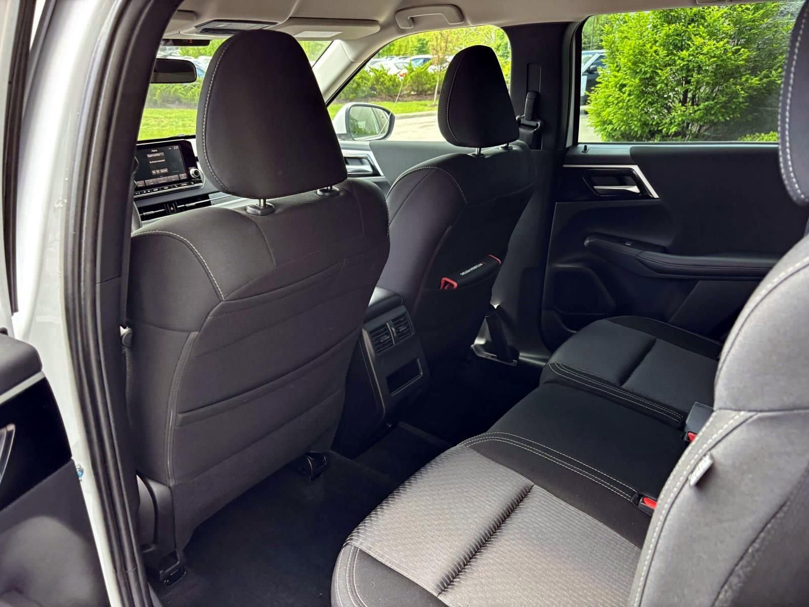 Used 2023 Mitsubishi Outlander ES AWD/4WD image 27