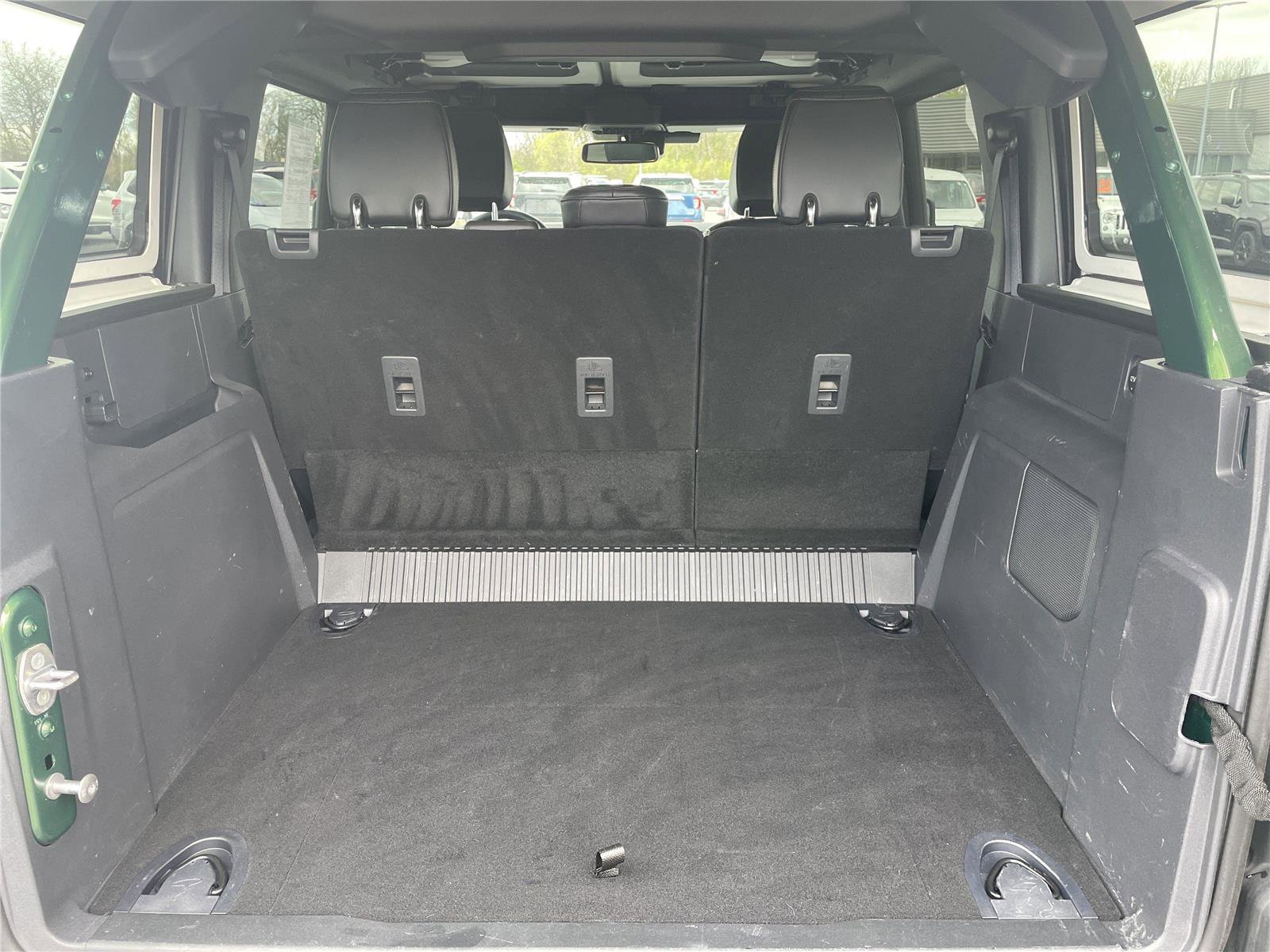 Used 2025 Ford Bronco Badlands image 37