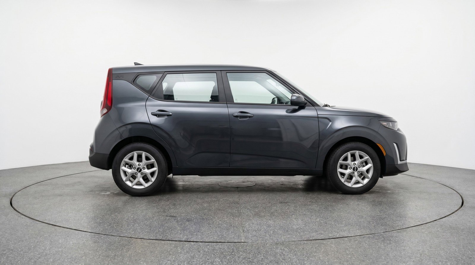 Used 2025 Kia Soul LX w/ LX Technology Package FWD image 11