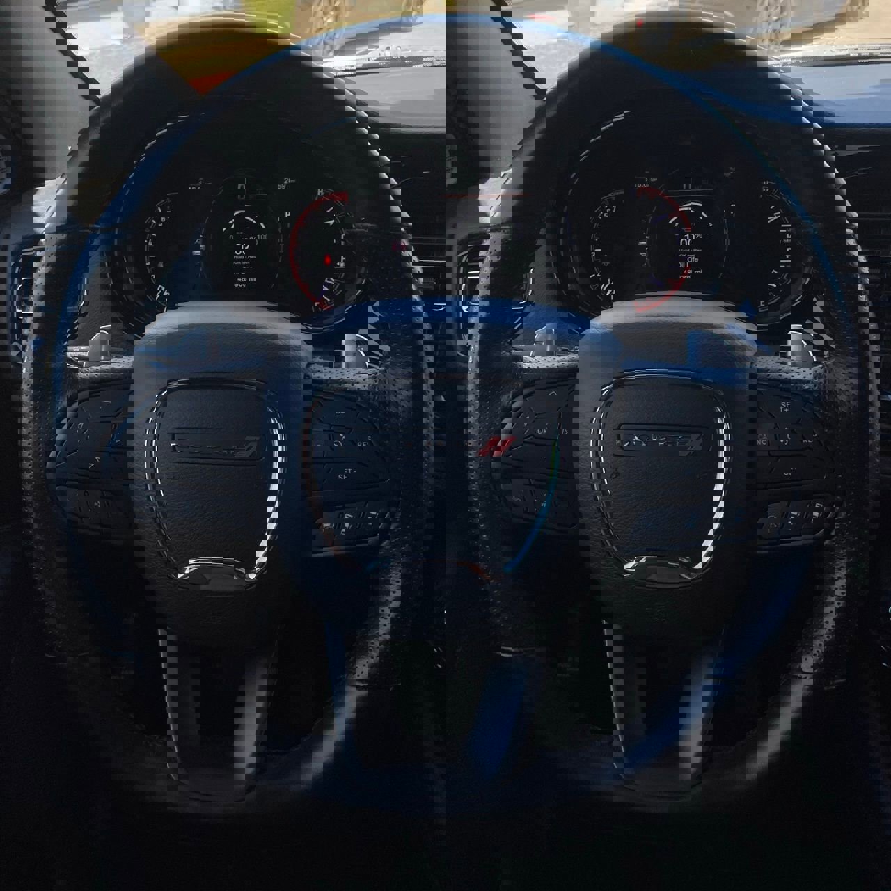 Used 2017 Volvo XC90 T6 Momentum w/ Vision Package image 13