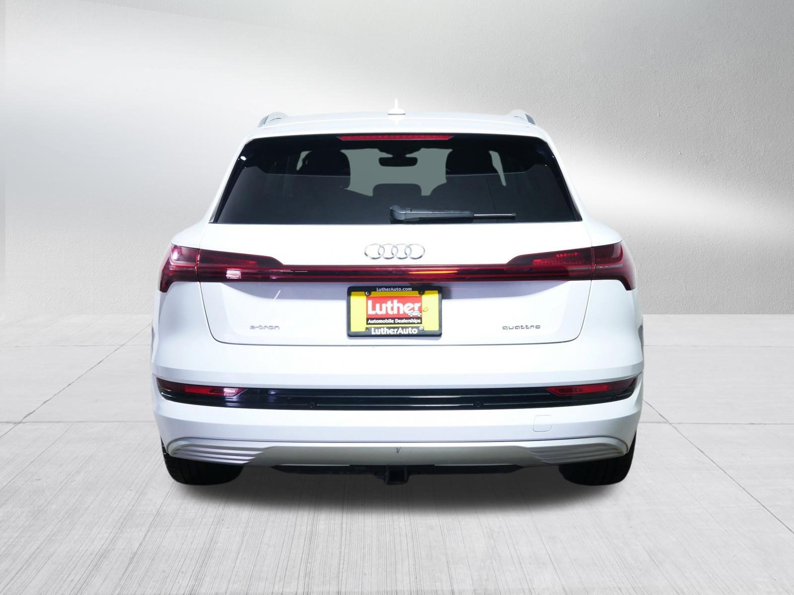 Used 2021 Audi e-tron Premium w/ Towing Package image 6