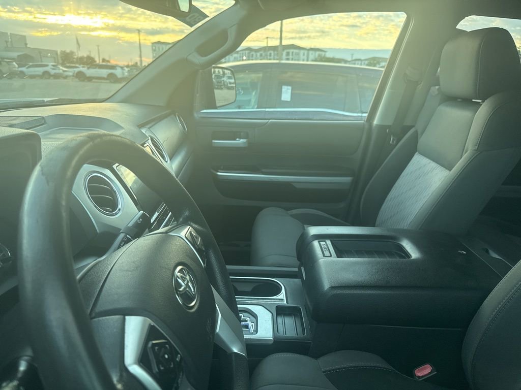 Used 2015 Toyota Tundra SR5 w/ SR5 Upgrade Package RWD image 9