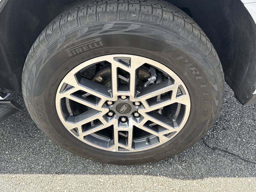Used 2025 Ford Expedition Active AWD/4WD image 19