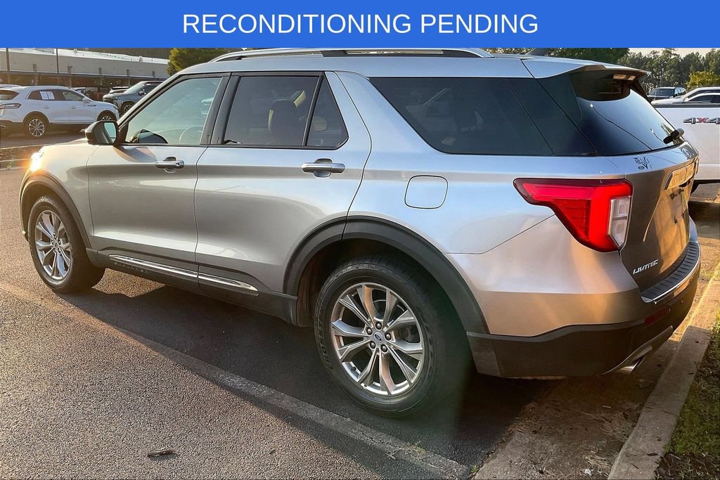 Used 2023 Ford Explorer Limited AWD/4WD image 3