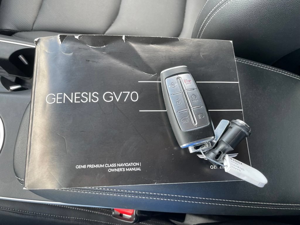 Used 2025 Genesis GV70 2.5T AWD/4WD image 38