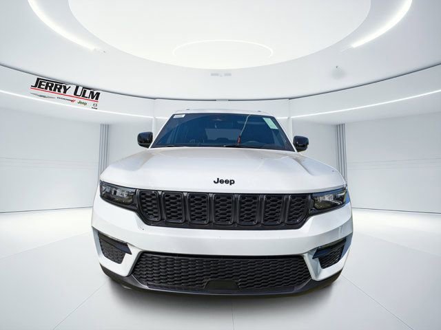 New 2025 Jeep Grand Cherokee Limited w/ Black Appearance Package RWD image 7