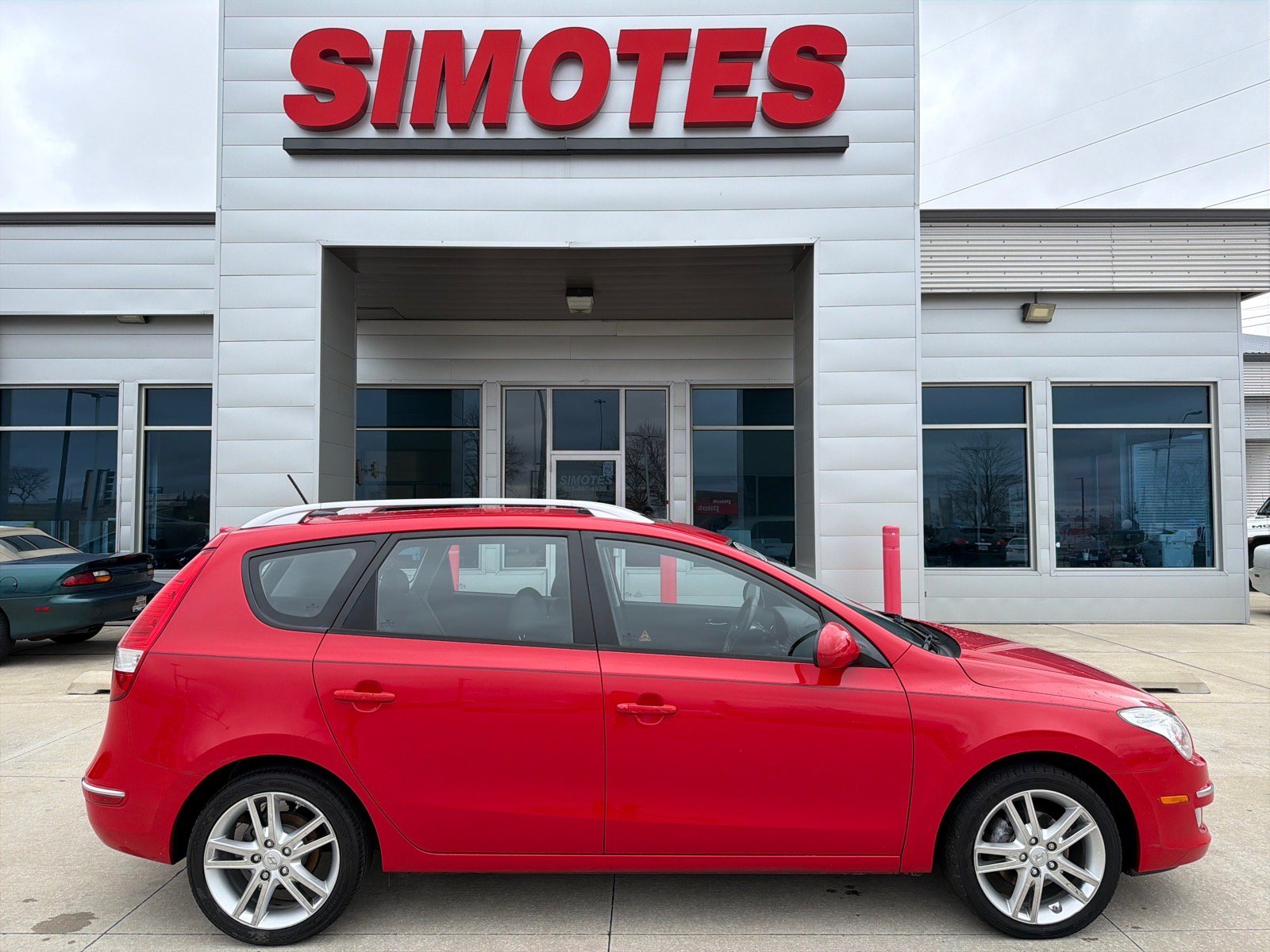 Used 2011 Hyundai Elantra FWD image 1