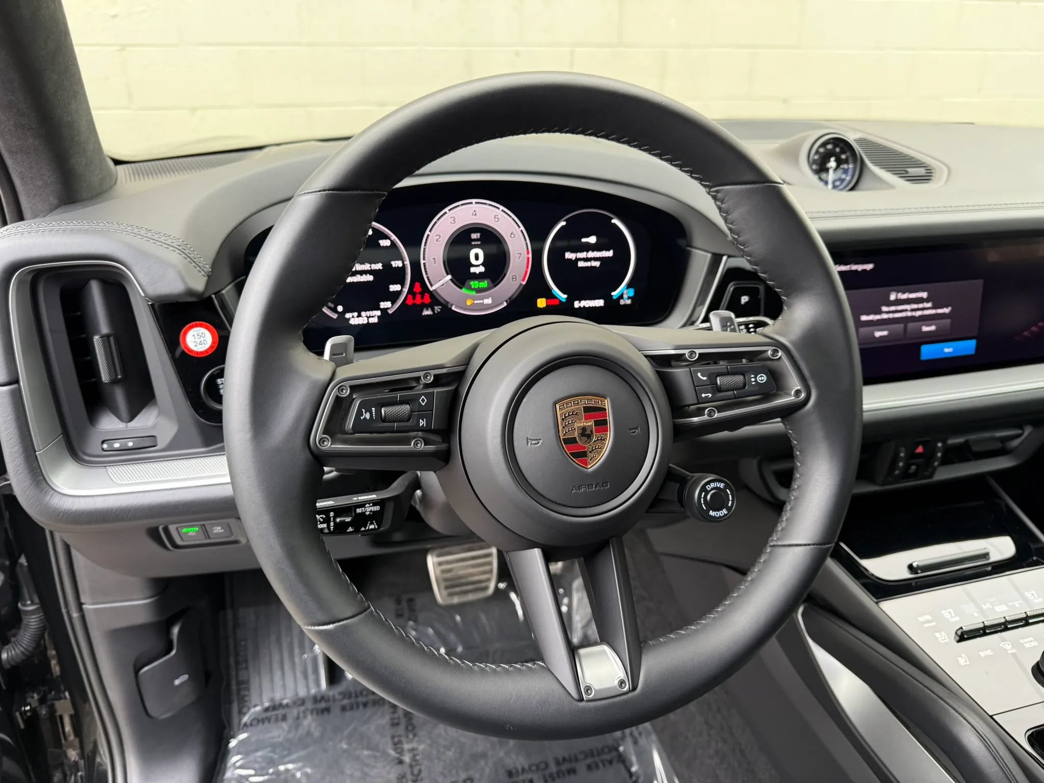 Used 2024 Porsche Cayenne Turbo AWD/4WD image 38