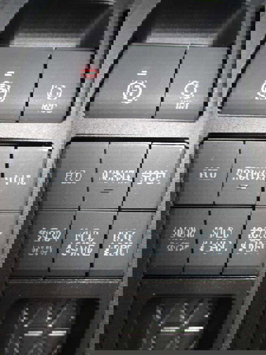 Used 2022 Toyota RAV4 LE image 24