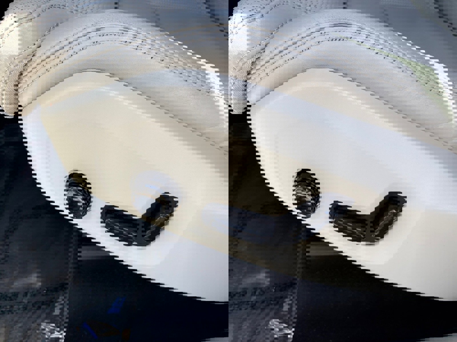 Used 2018 Volvo XC60 T8 Inscription image 24