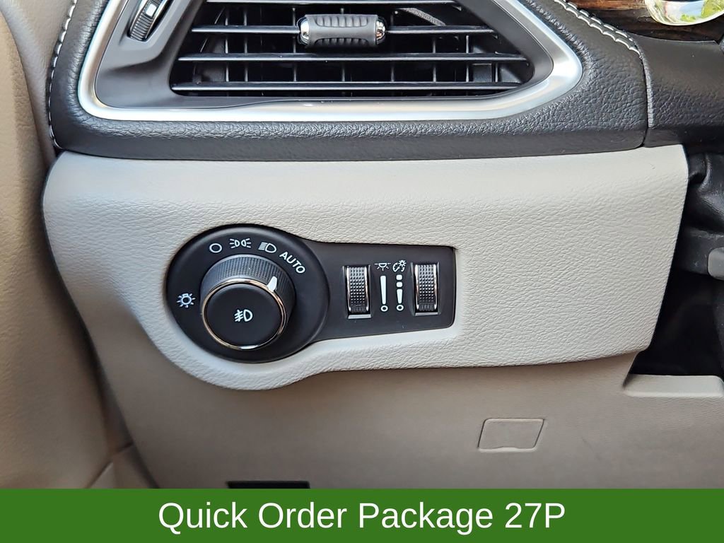 Used 2022 Chrysler Pacifica Limited image 13