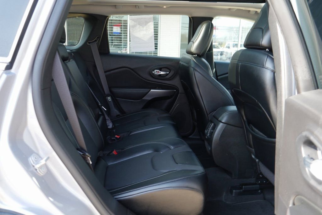 Used 2022 Jeep Cherokee Limited image 38