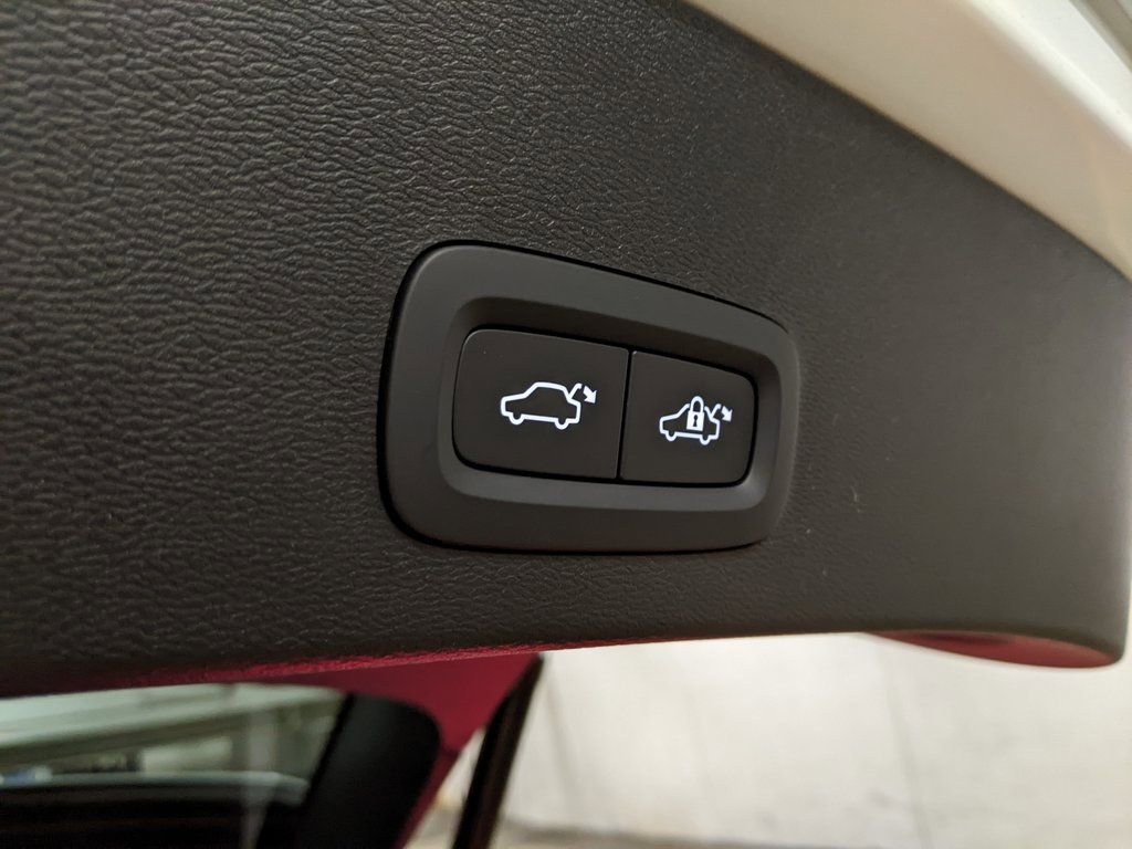 New 2026 Volvo XC40 B5 Ultra w/ Protection Package Premier image 29