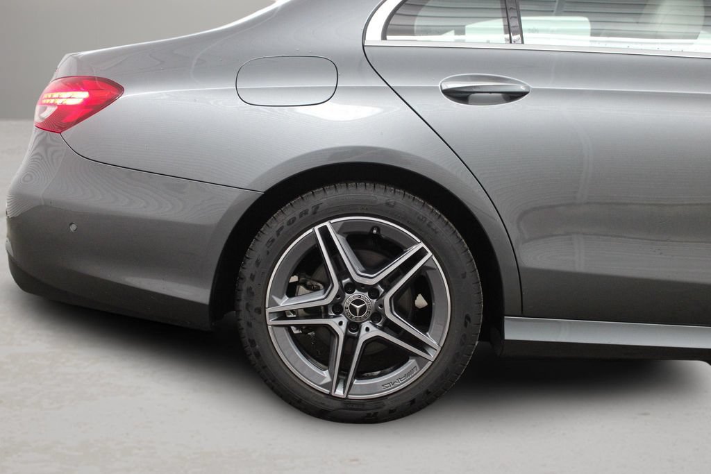 Used 2023 Mercedes-Benz E 350 4MATIC Sedan image 12