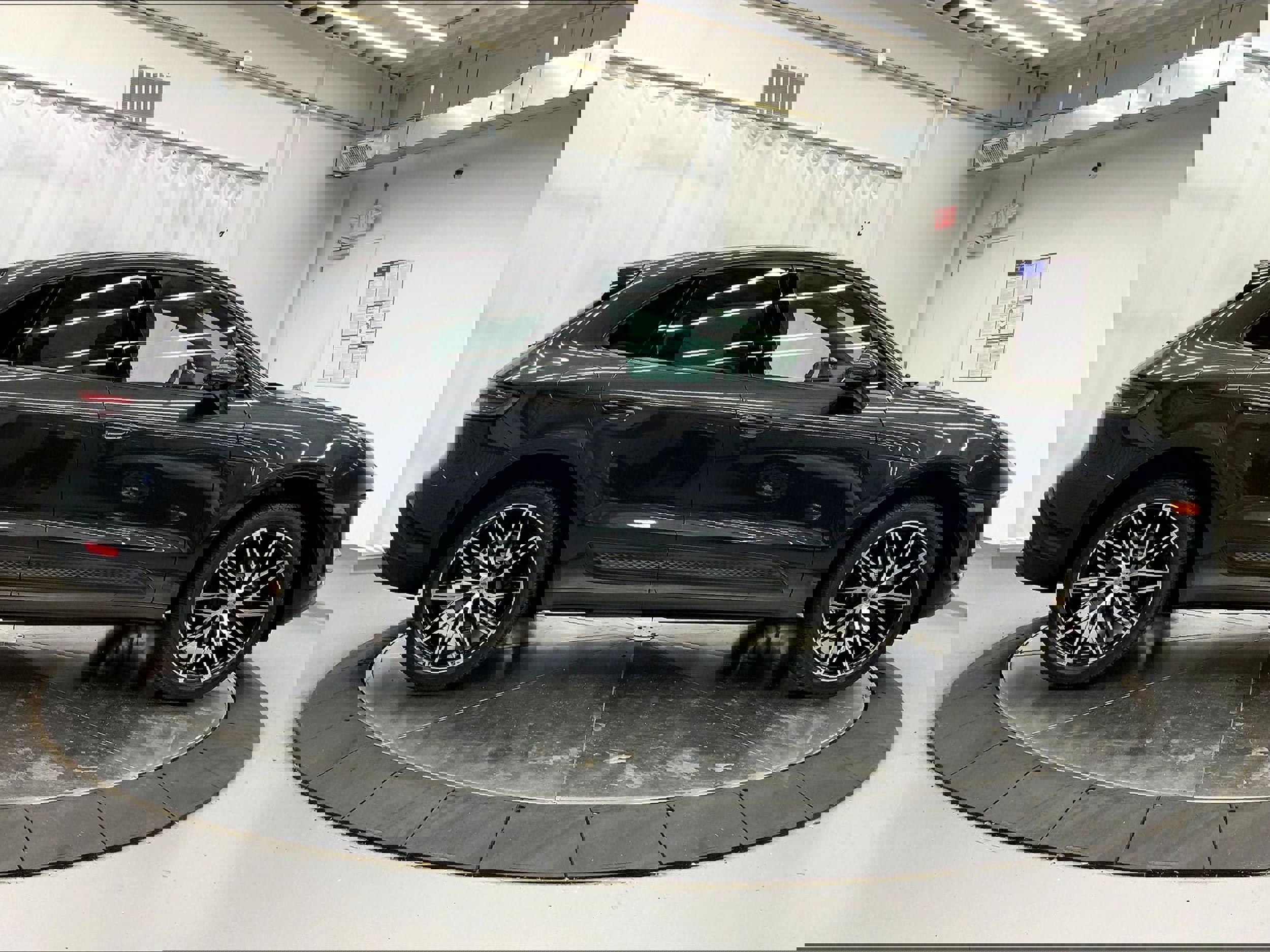 New 2026 Porsche Macan AWD/4WD image 7