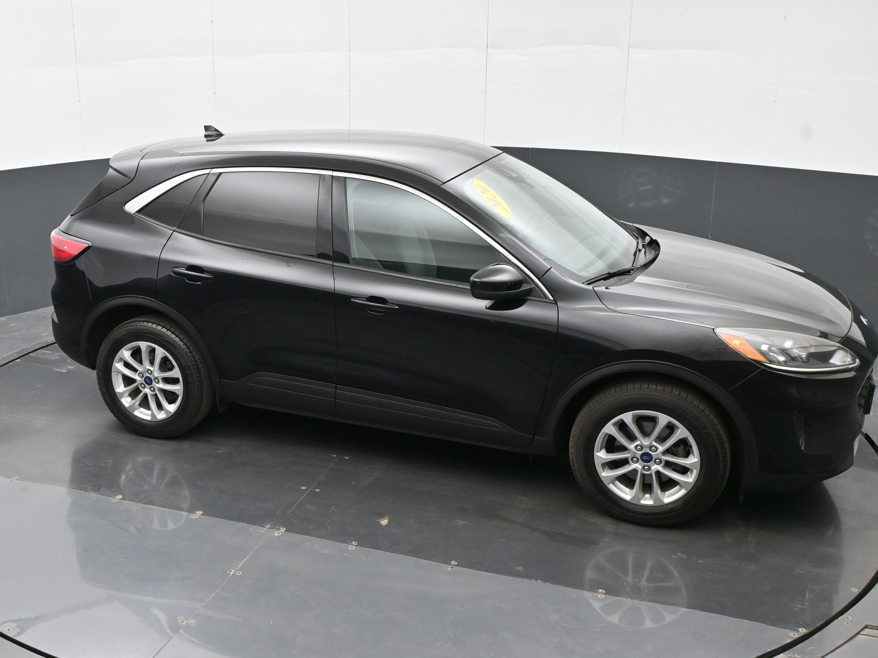 Used 2020 Ford Escape SE image 33