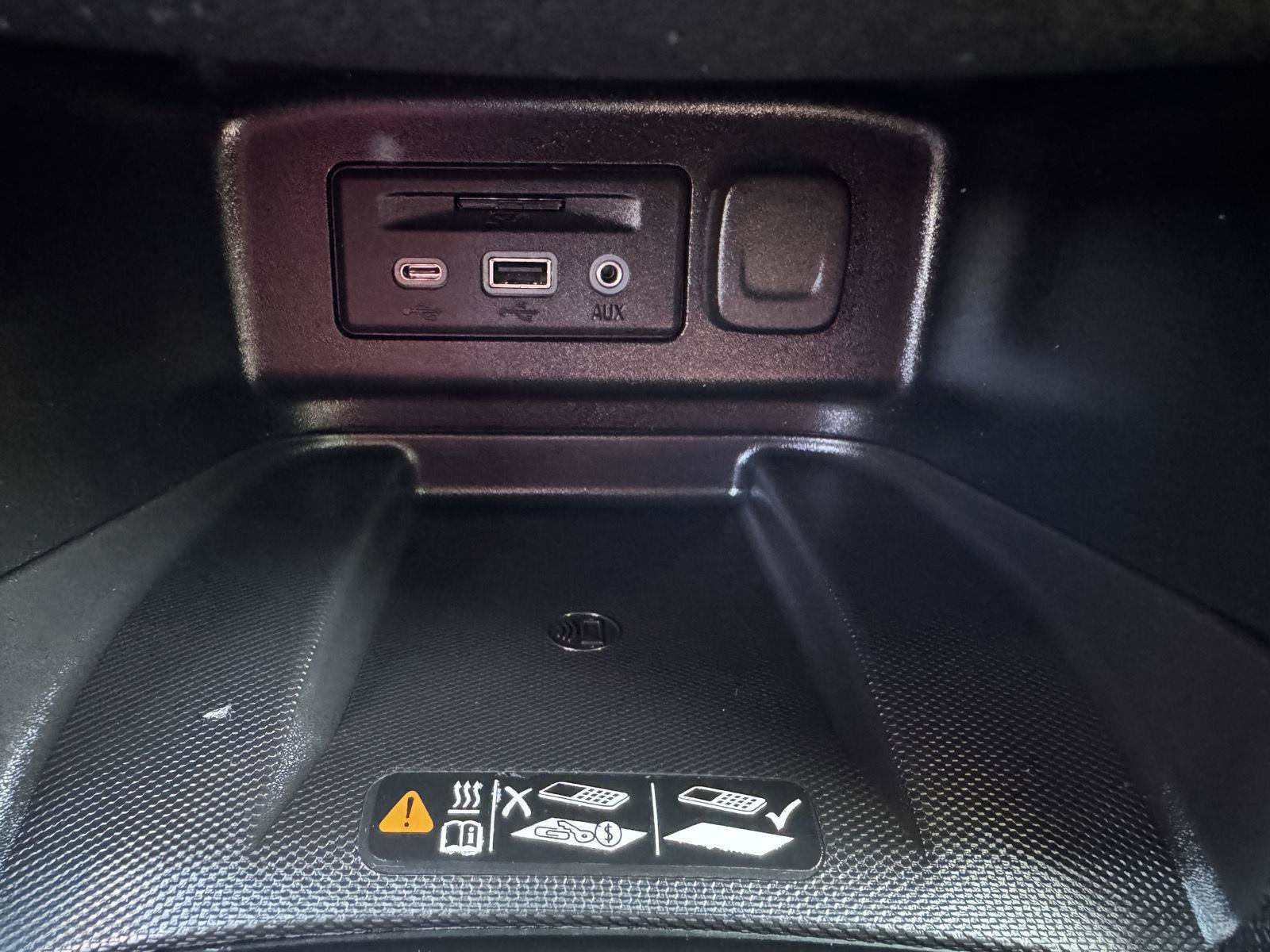 Used 2020 Chevrolet Equinox Premier AWD/4WD image 32