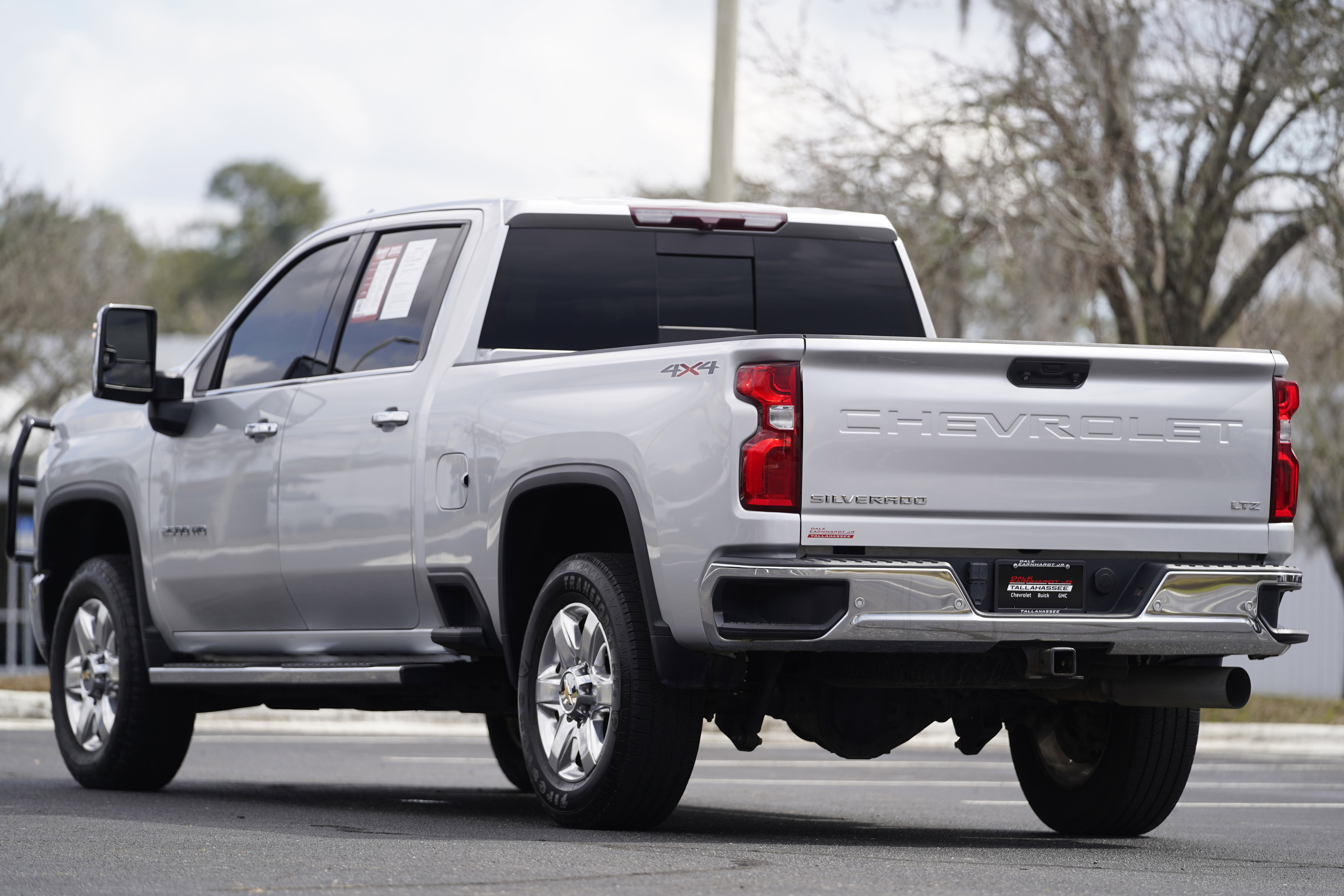 Used 2022 Chevrolet Silverado 2500 LTZ w/ LTZ Plus Package image 3