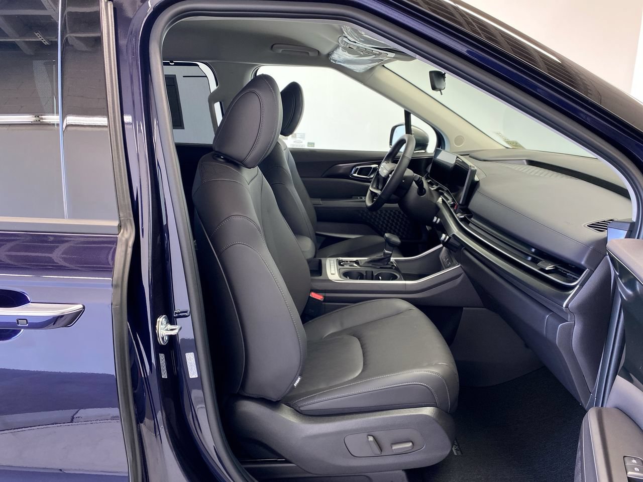 New 2027 Kia Carnival EX FWD image 29