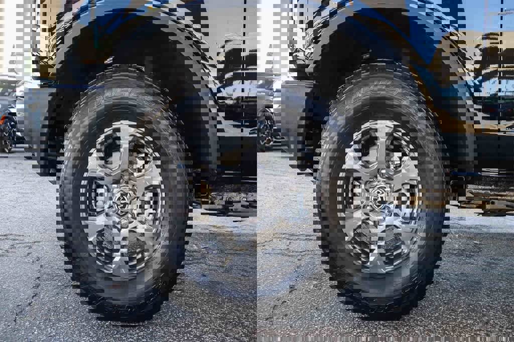 Used 2025 Ford Bronco Big Bend image 11