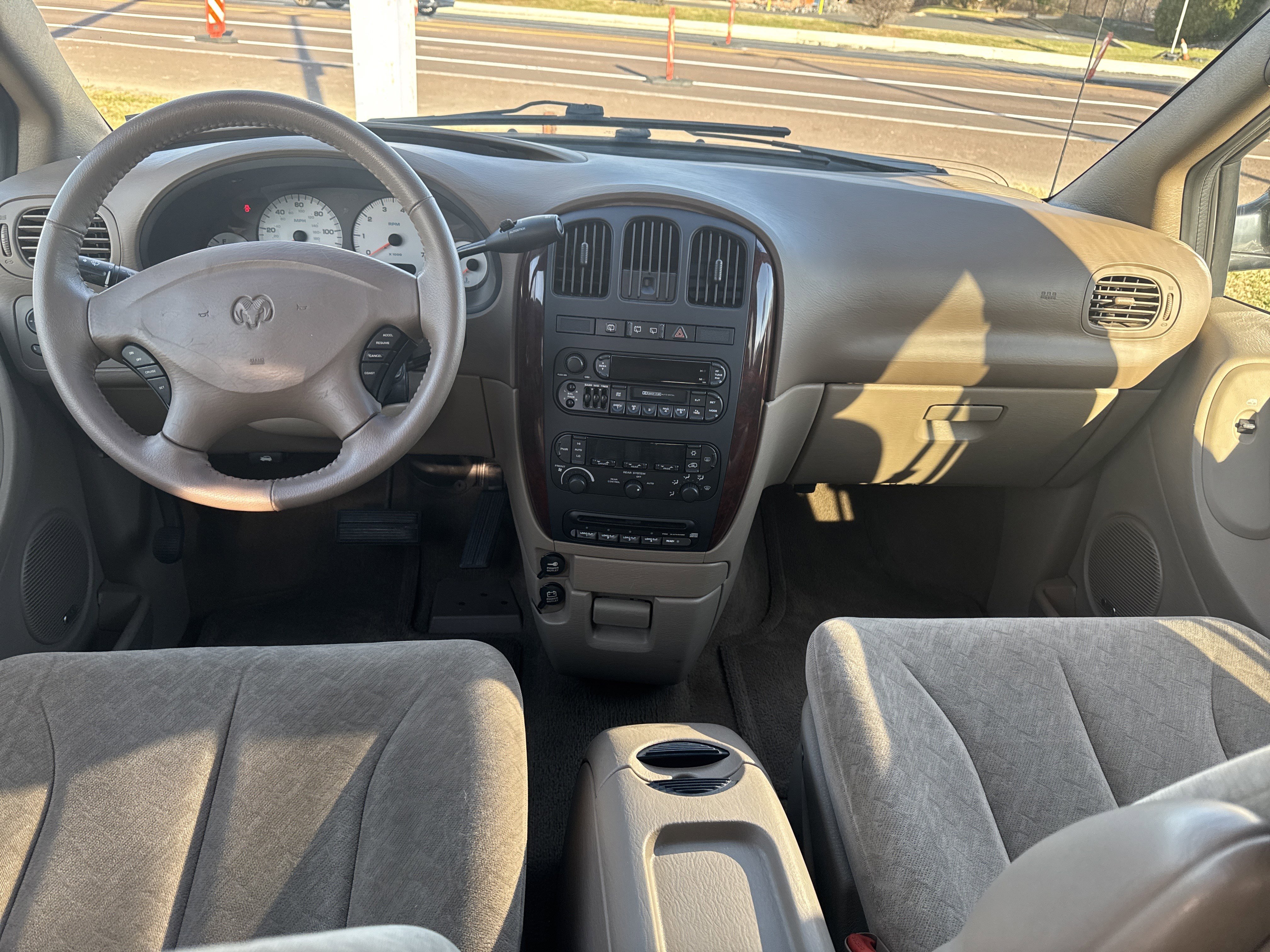 Used 2001 Dodge Grand Caravan ES image 10