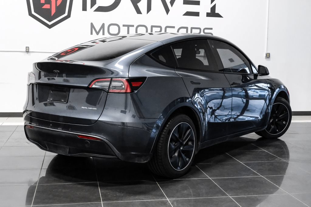 Used 2022 Tesla Model Y Long Range AWD/4WD image 8