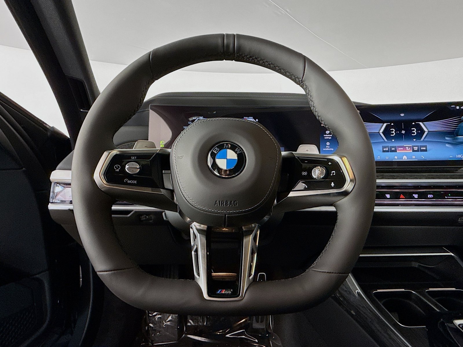 New 2026 BMW 760i xDrive w/ Premium Package AWD/4WD image 11