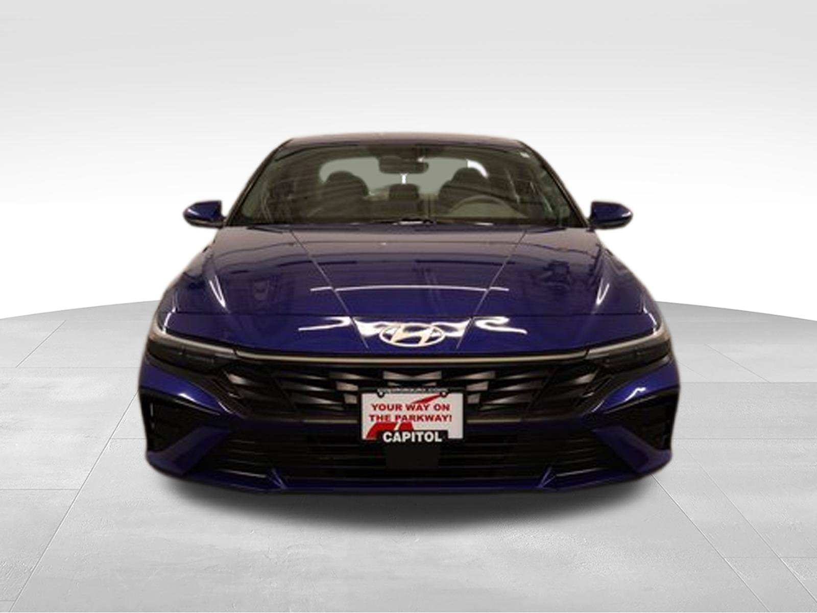 Used 2025 Hyundai Elantra SEL FWD image 6