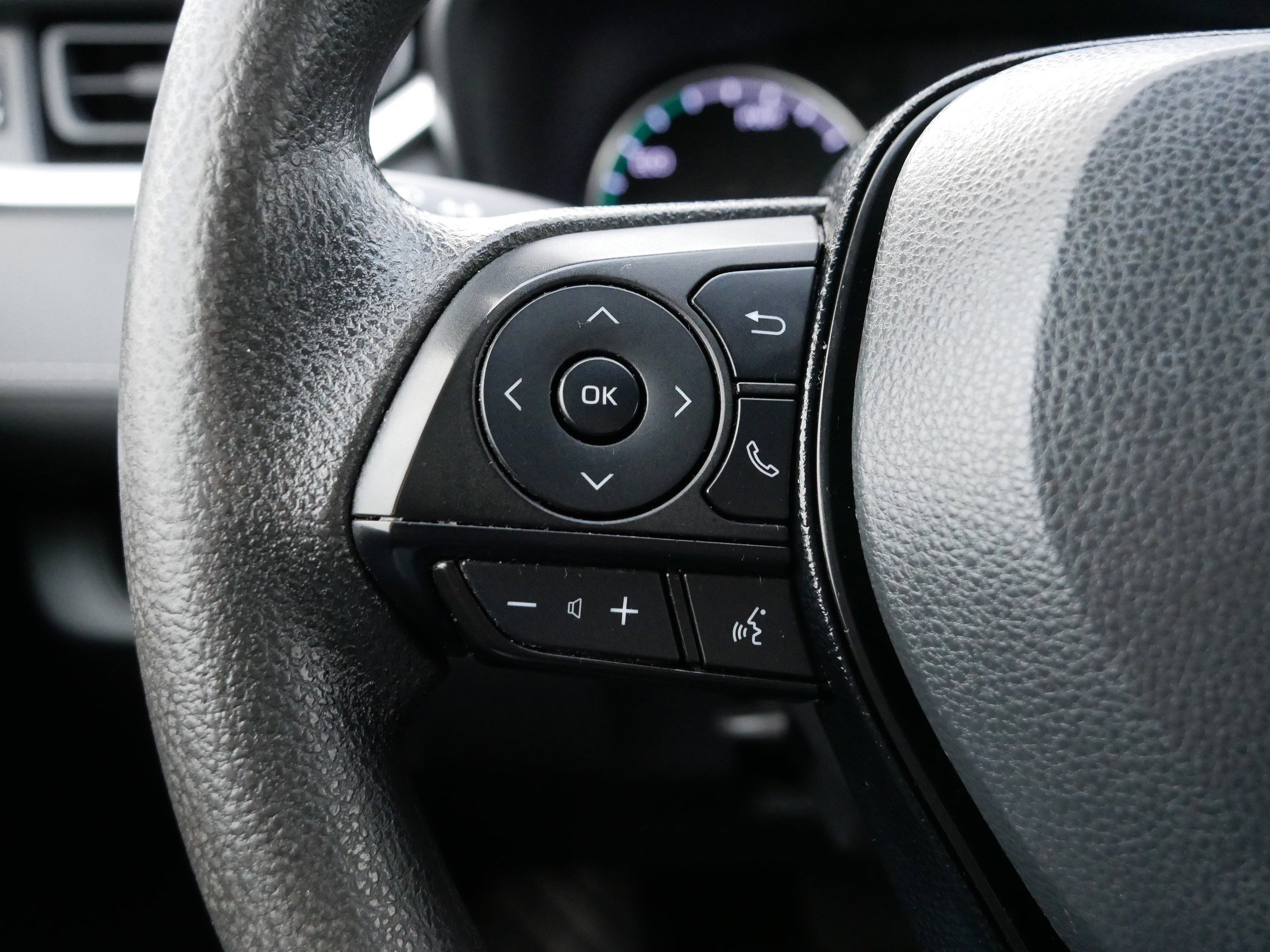 Used 2021 Toyota RAV4 LE image 31