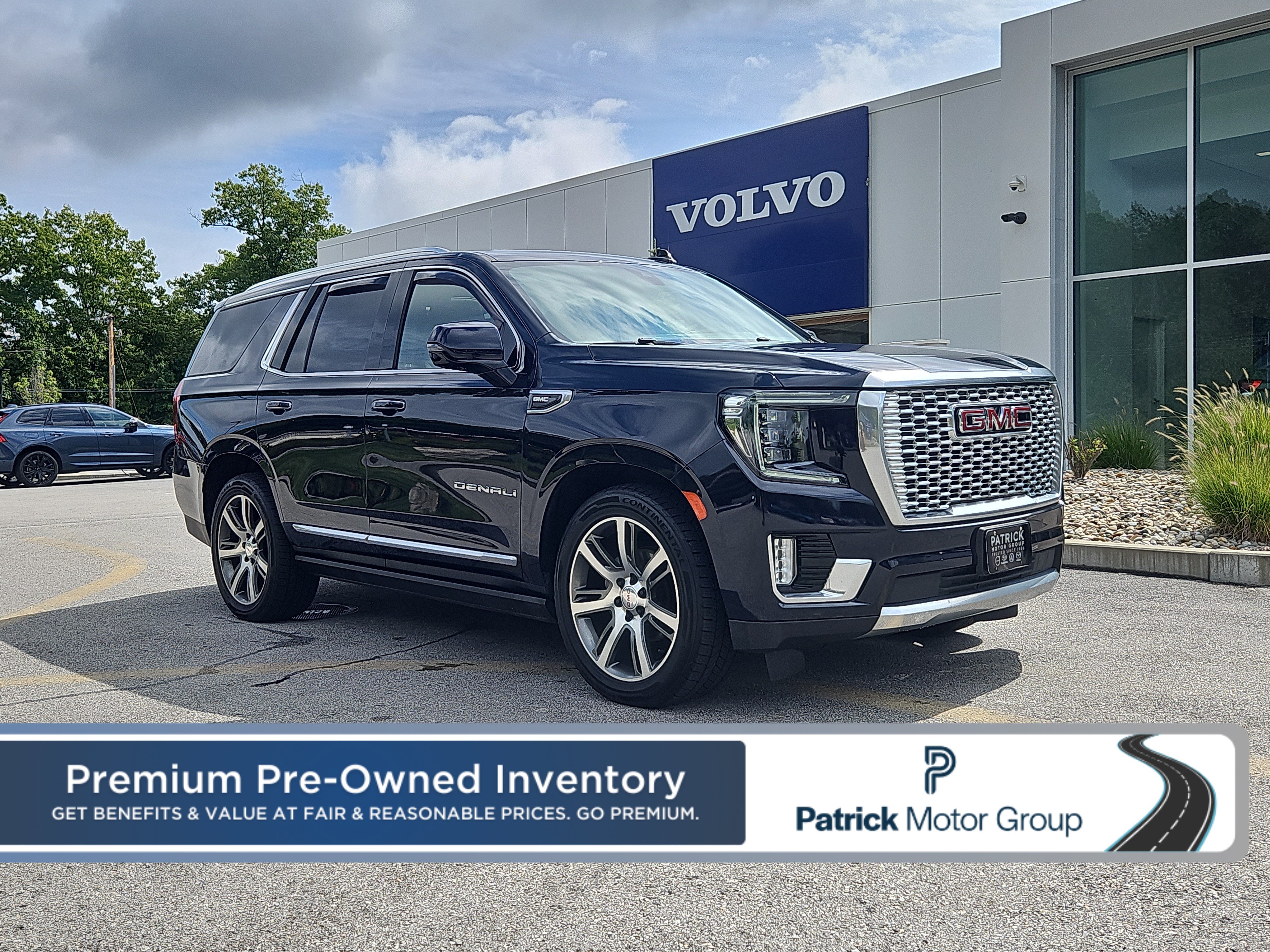 Used 2021 GMC Yukon Denali w/ Denali Ultimate Package AWD/4WD image 1
