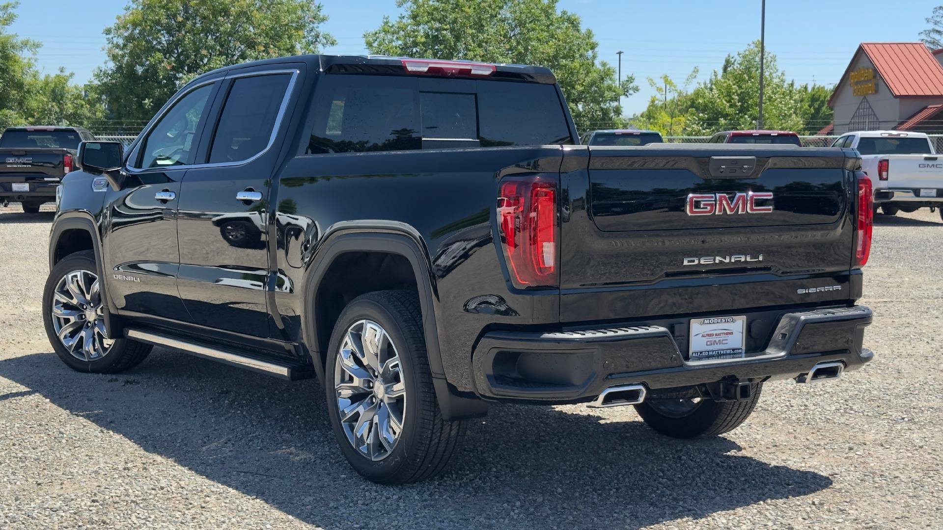 New 2026 GMC Sierra 1500 Denali w/ Denali Reserve Package AWD/4WD image 7