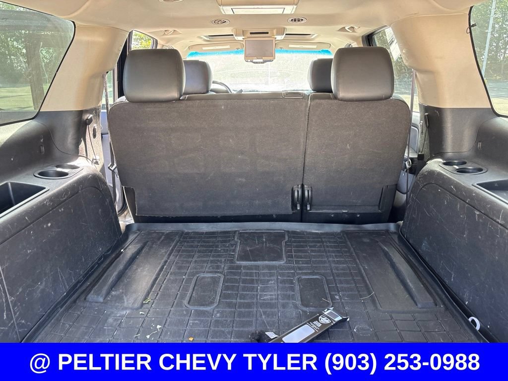 Used 2013 Chevrolet Suburban LT w/ Luxury Package AWD/4WD image 23