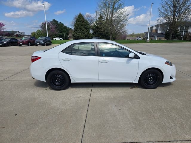 Used 2018 Toyota Corolla LE FWD image 8