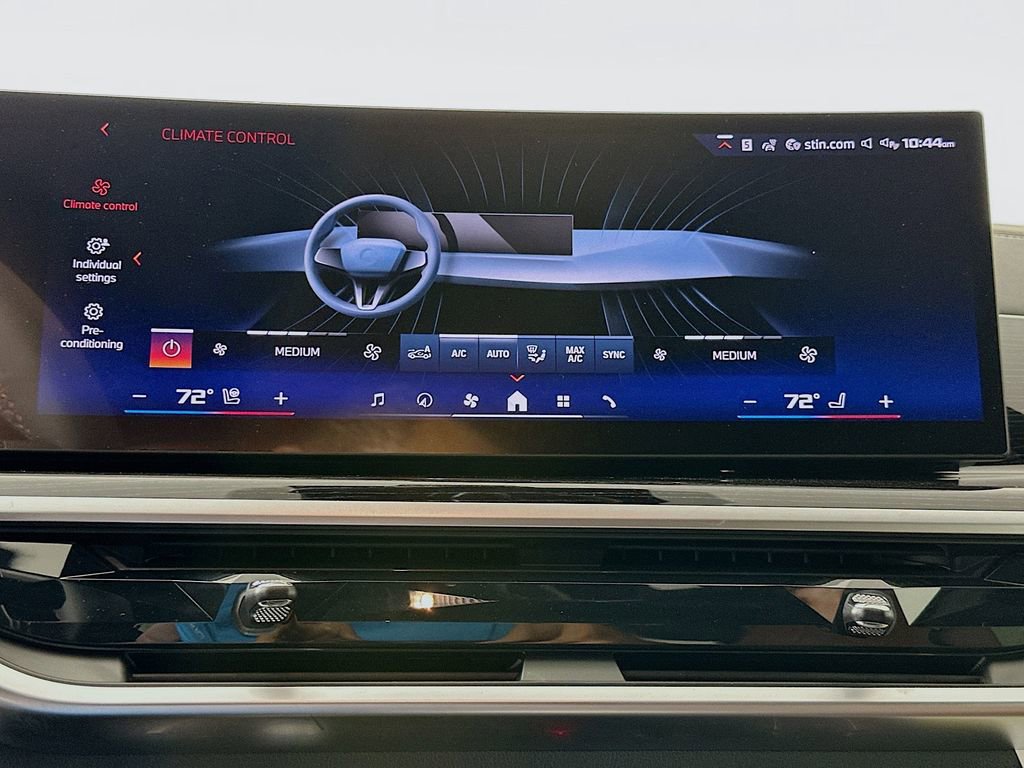 New 2026 BMW X5 M60i image 14