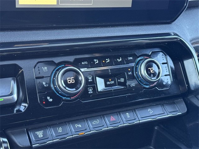 Used 2024 GMC Sierra 2500 AT4 w/ AT4 Premium Plus Package image 19