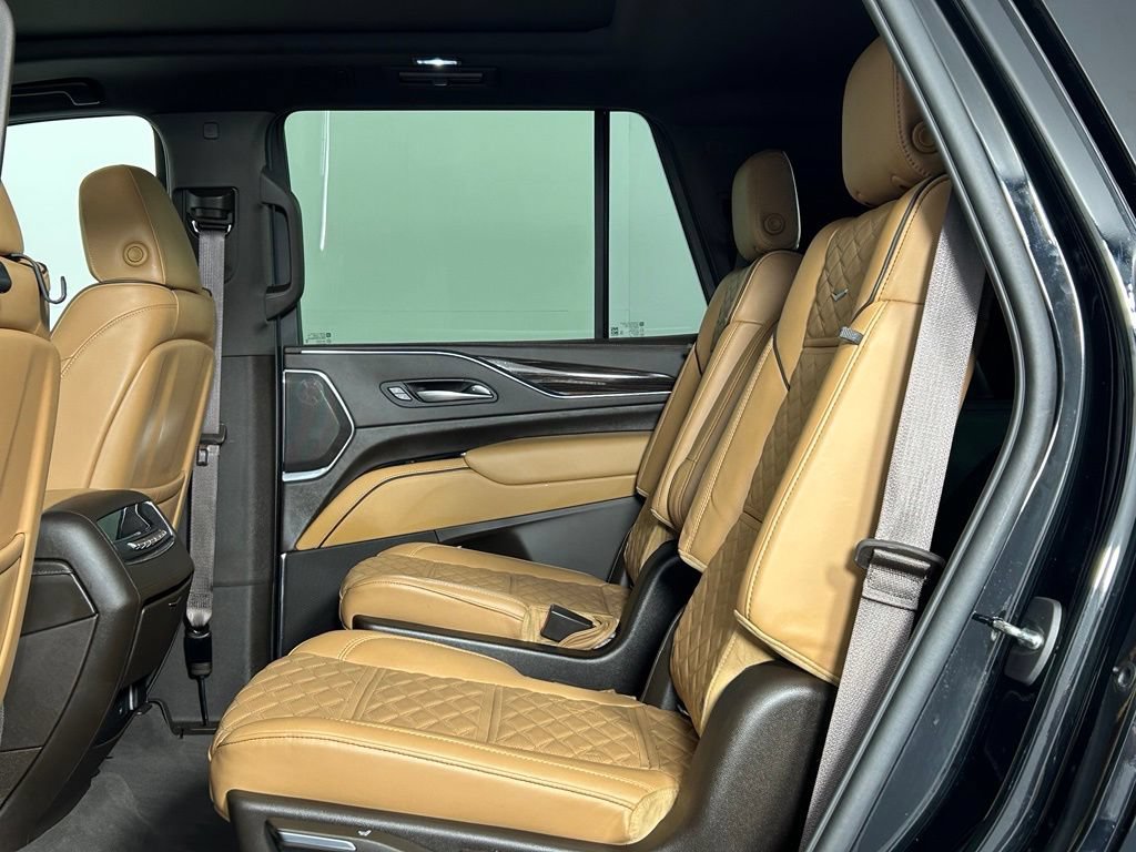 Used 2021 Cadillac Escalade Sport w/ Driver Assist Tech Package AWD/4WD image 19