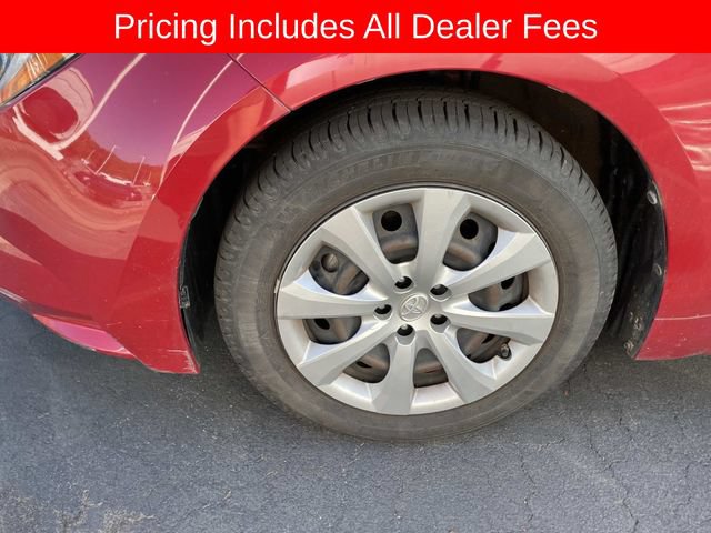 Used 2021 Toyota Corolla LE FWD image 2