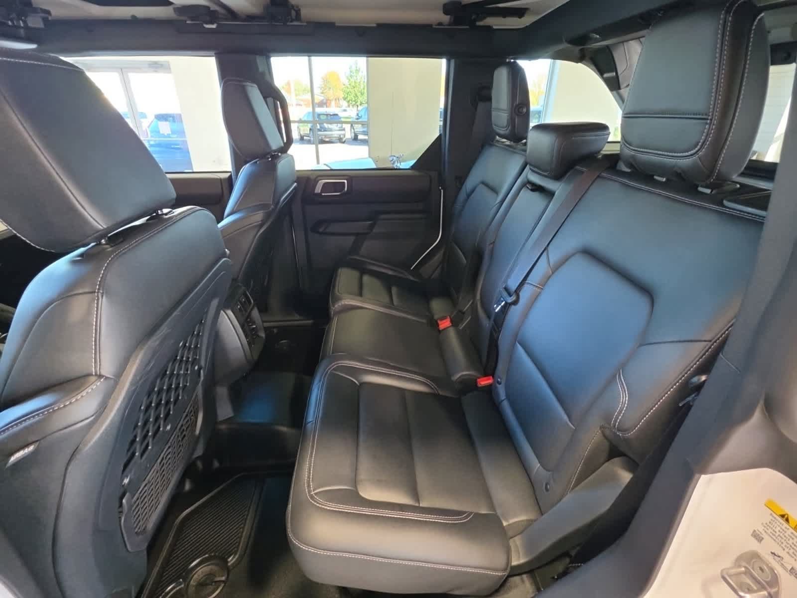 Used 2025 Ford Bronco Badlands AWD/4WD image 38