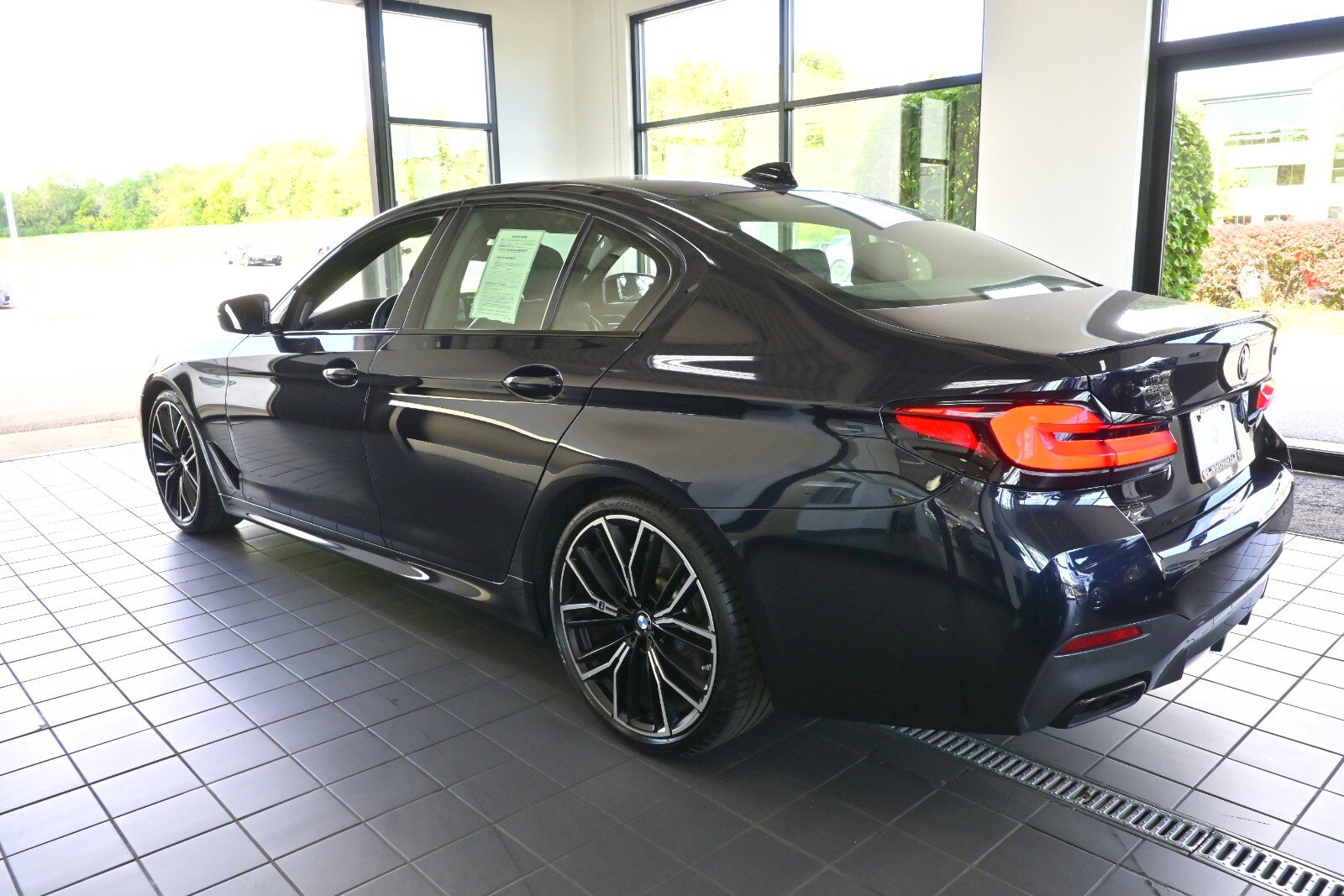 Used 2023 BMW M550i xDrive w/ Executive Package image 6