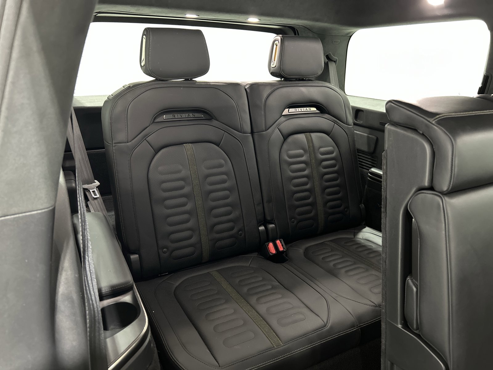 Used 2023 Rivian R1S Adventure AWD/4WD image 25