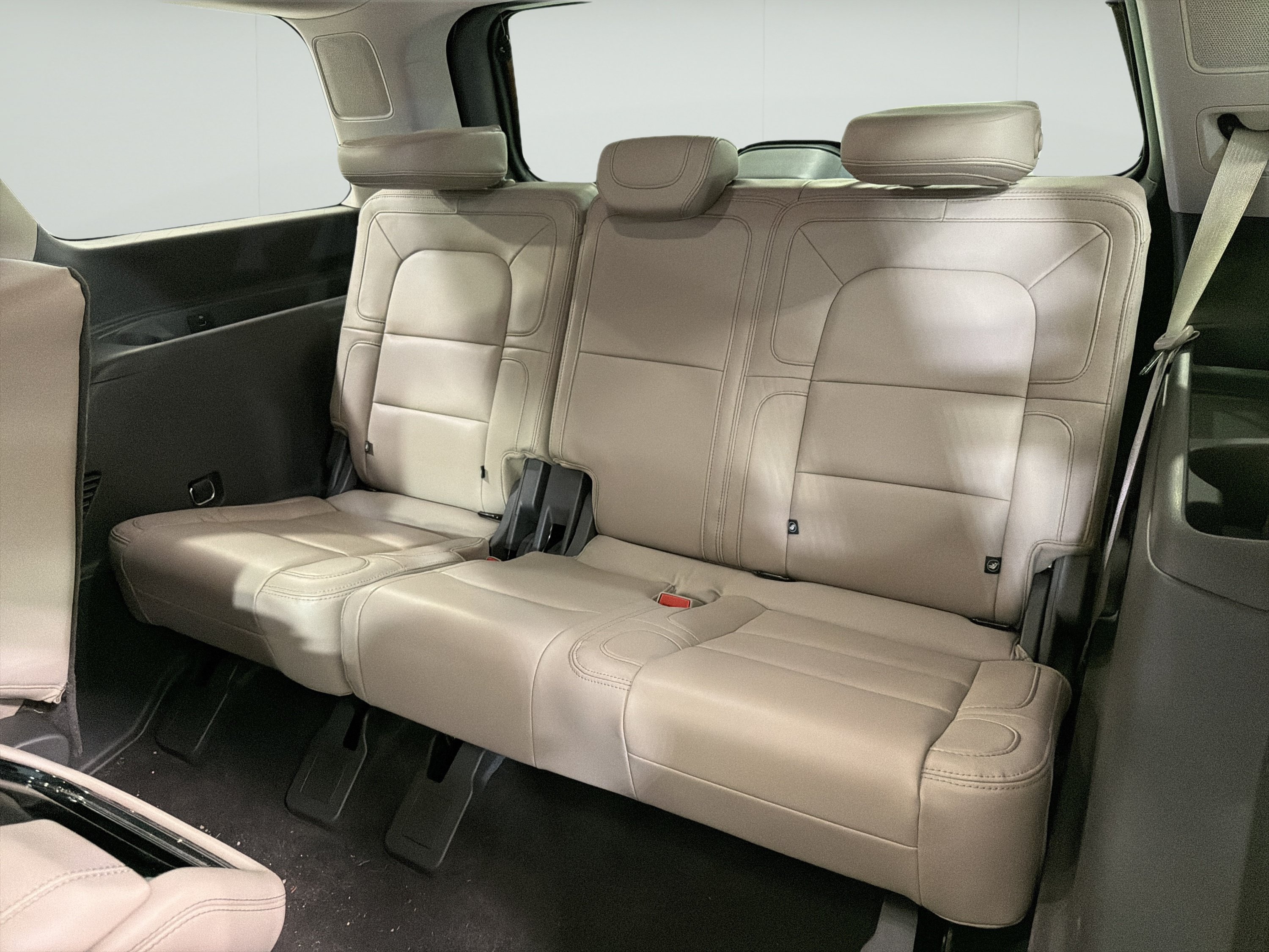 Used 2022 Lincoln Navigator Reserve AWD/4WD image 12