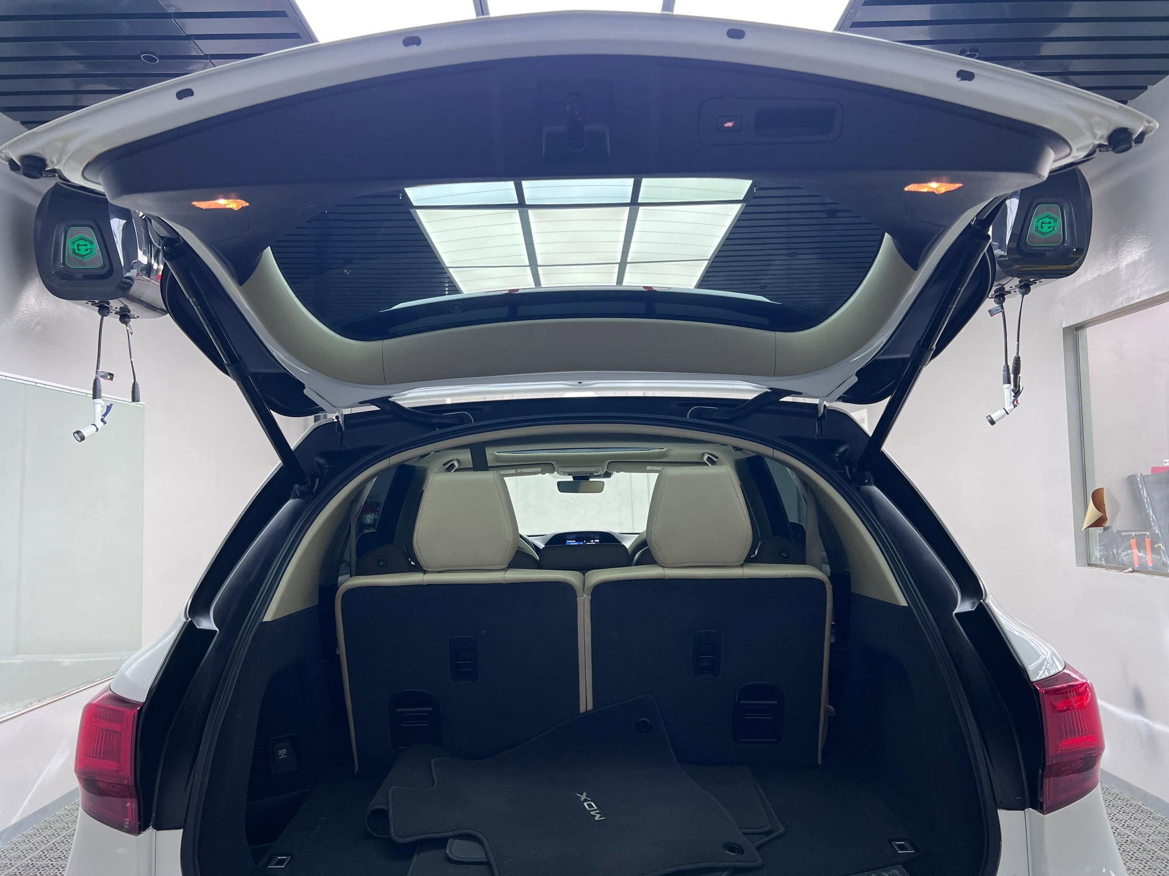 Used 2020 Acura MDX FWD image 18