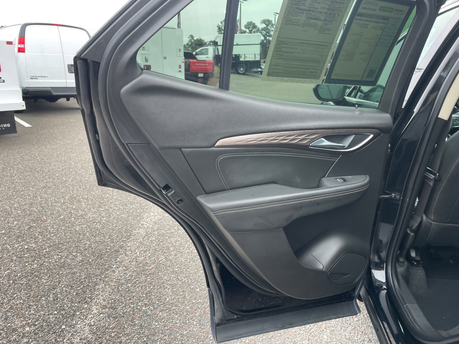 Used 2022 Buick Envision Avenir w/ Technology Package II image 22