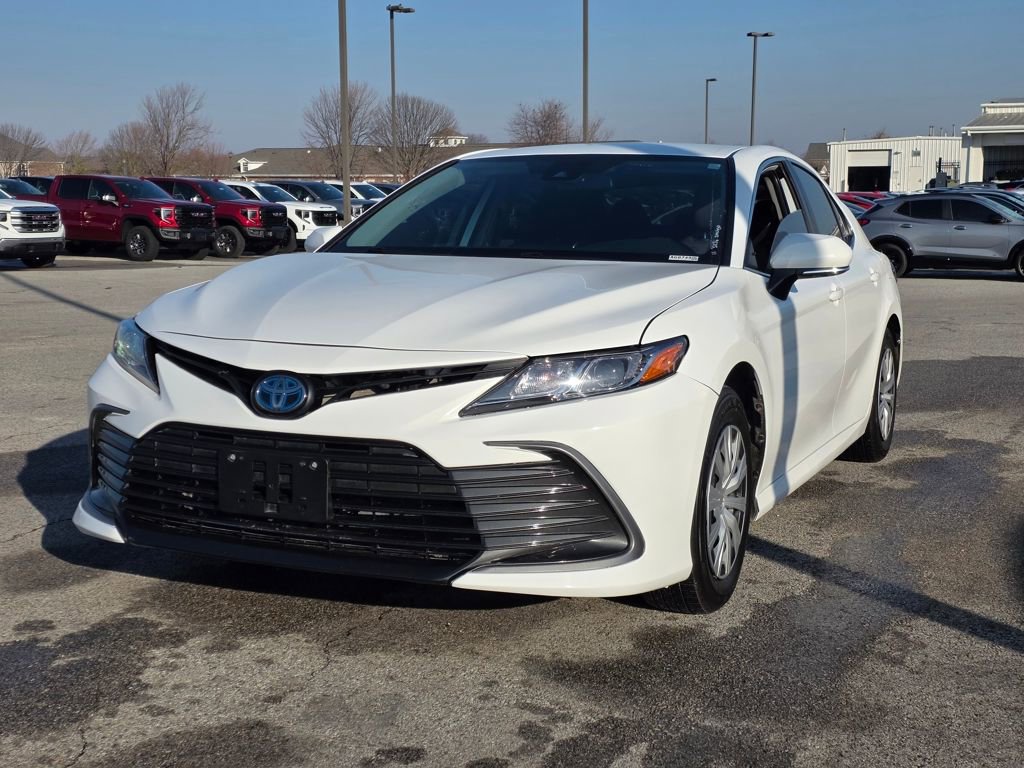 Used 2023 Toyota Camry LE image 3