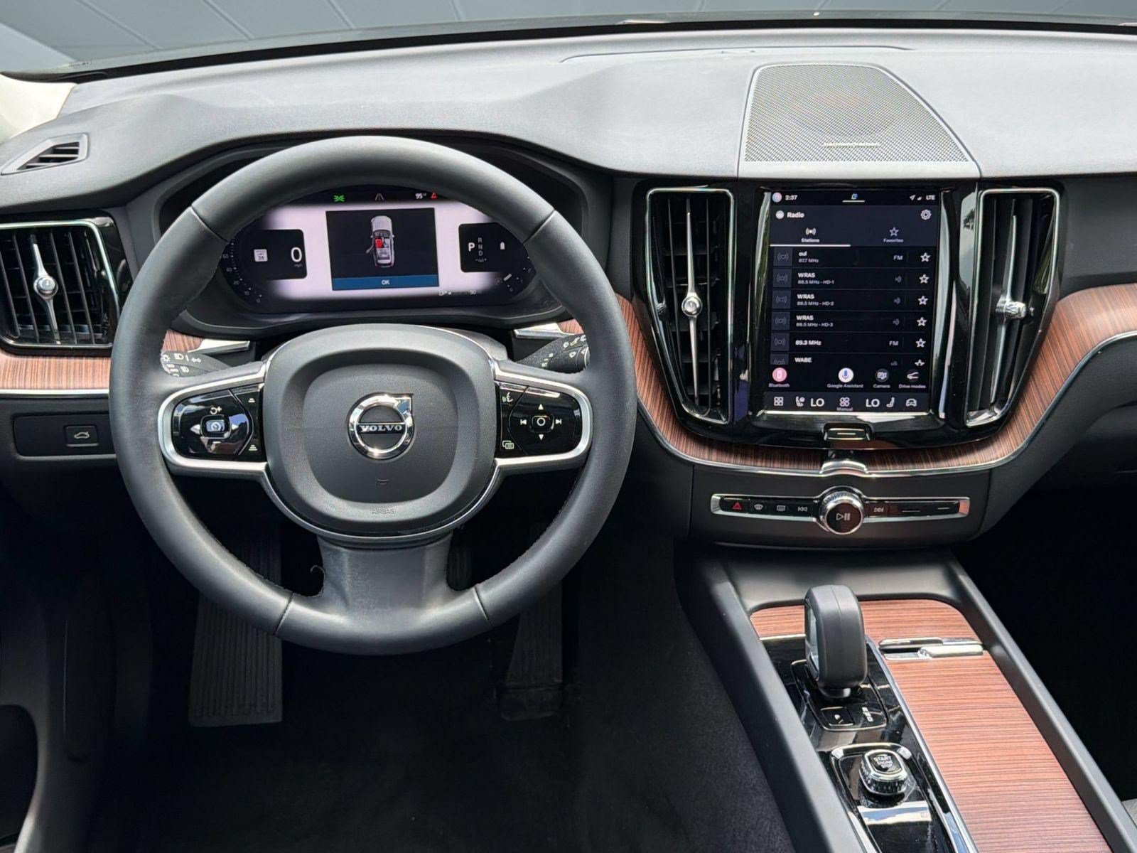 Certified 2024 Volvo XC60 B5 Plus w/ Protection Package Premier AWD/4WD image 28