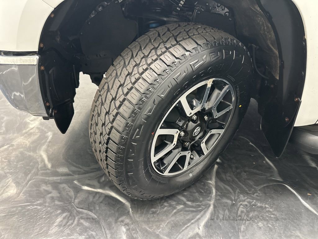 Used 2018 Toyota Tundra SR5 w/ TRD Off Road Package AWD/4WD image 27