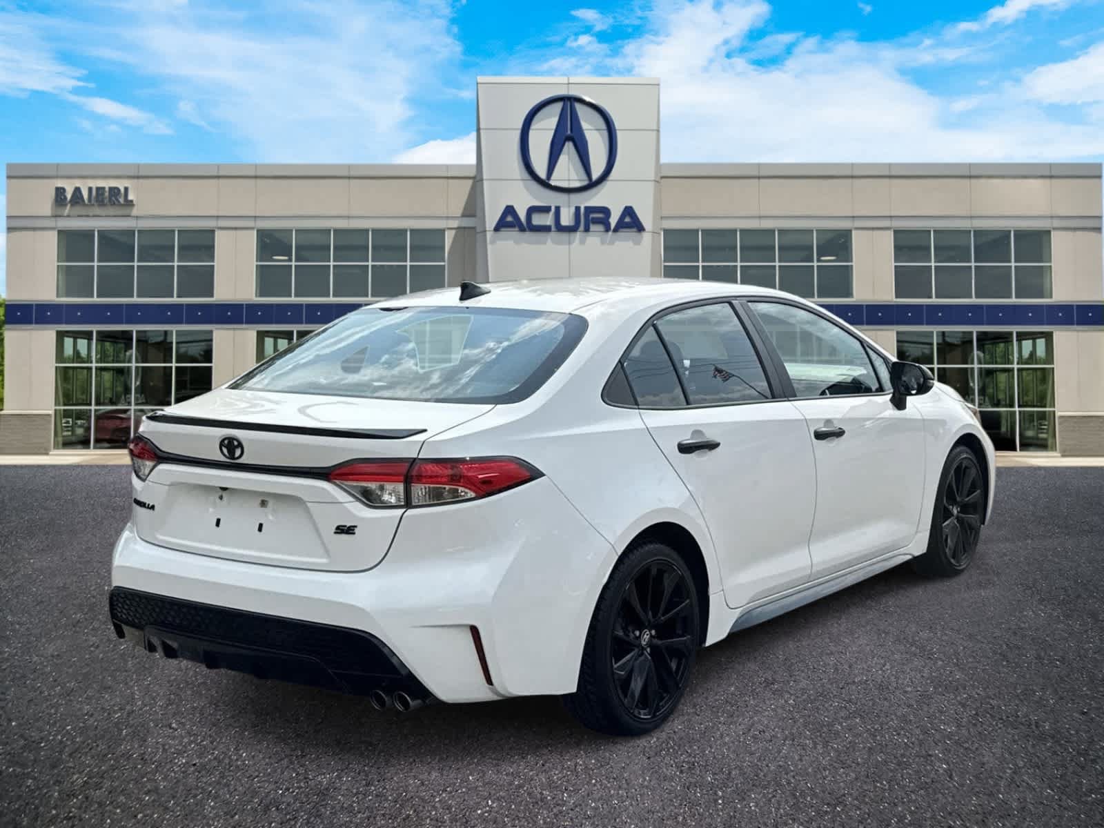 Used 2022 Toyota Corolla SE w/ Carpet Mat Package (TMS) FWD image 5